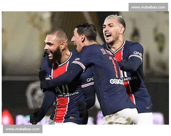 公牛队与黄蜂队激战正酣 球迷热议两队精彩表现与未来展望